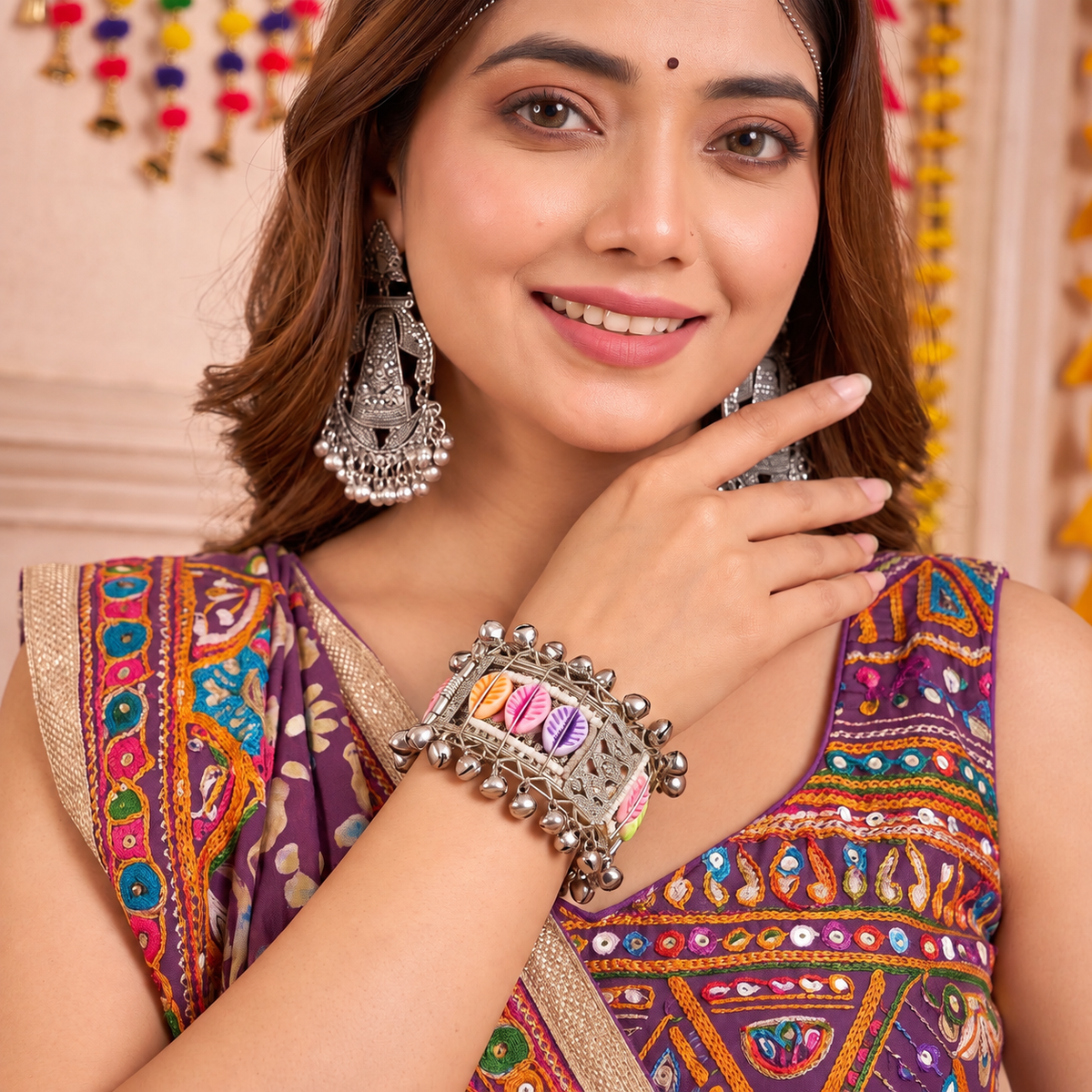 Full-Dhamaka Filigree Shell Handcuff