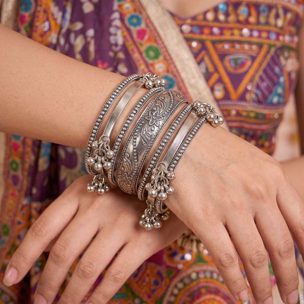 Total-Bawal Engraved Floral Ghungroo Bangle Stack