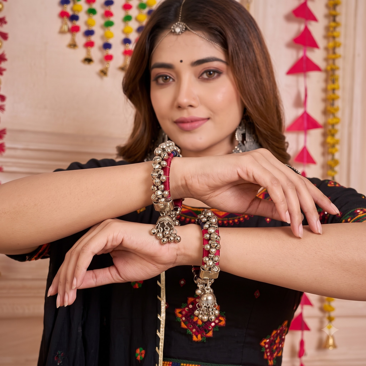 Jhumka-Drop Dual-Thread Ghungroo Bangle