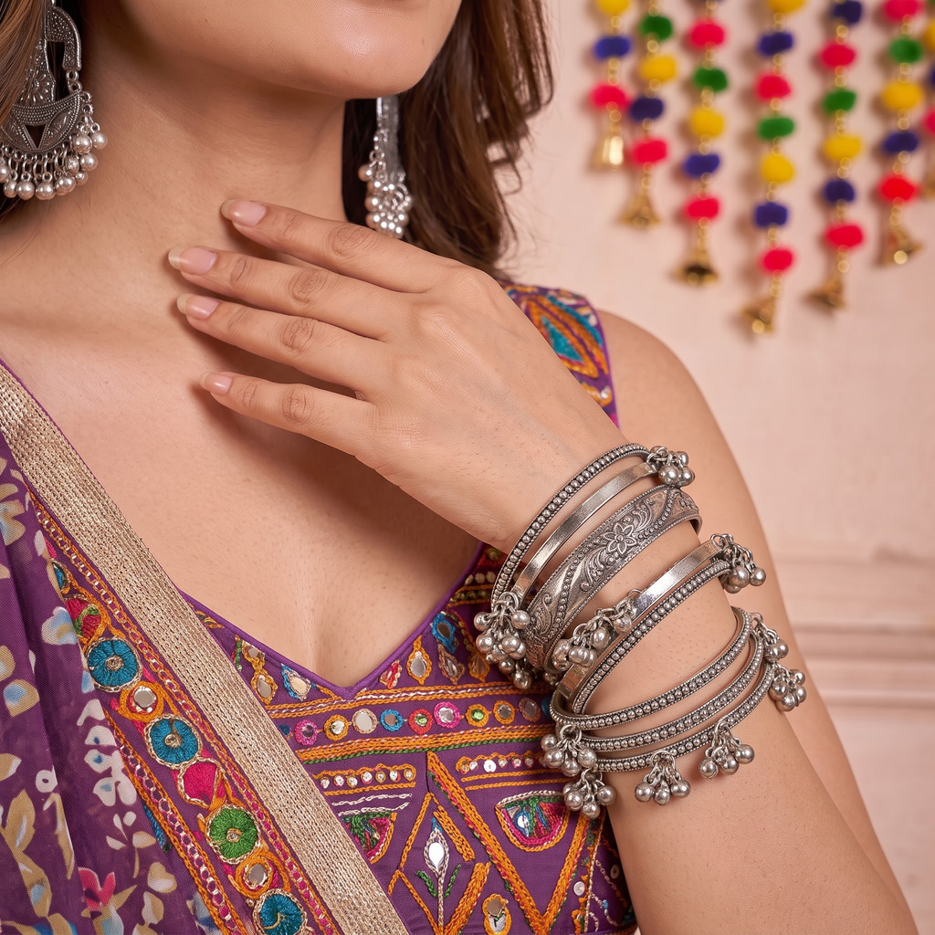 Total-Bawal Engraved Floral Ghungroo Bangle Stack