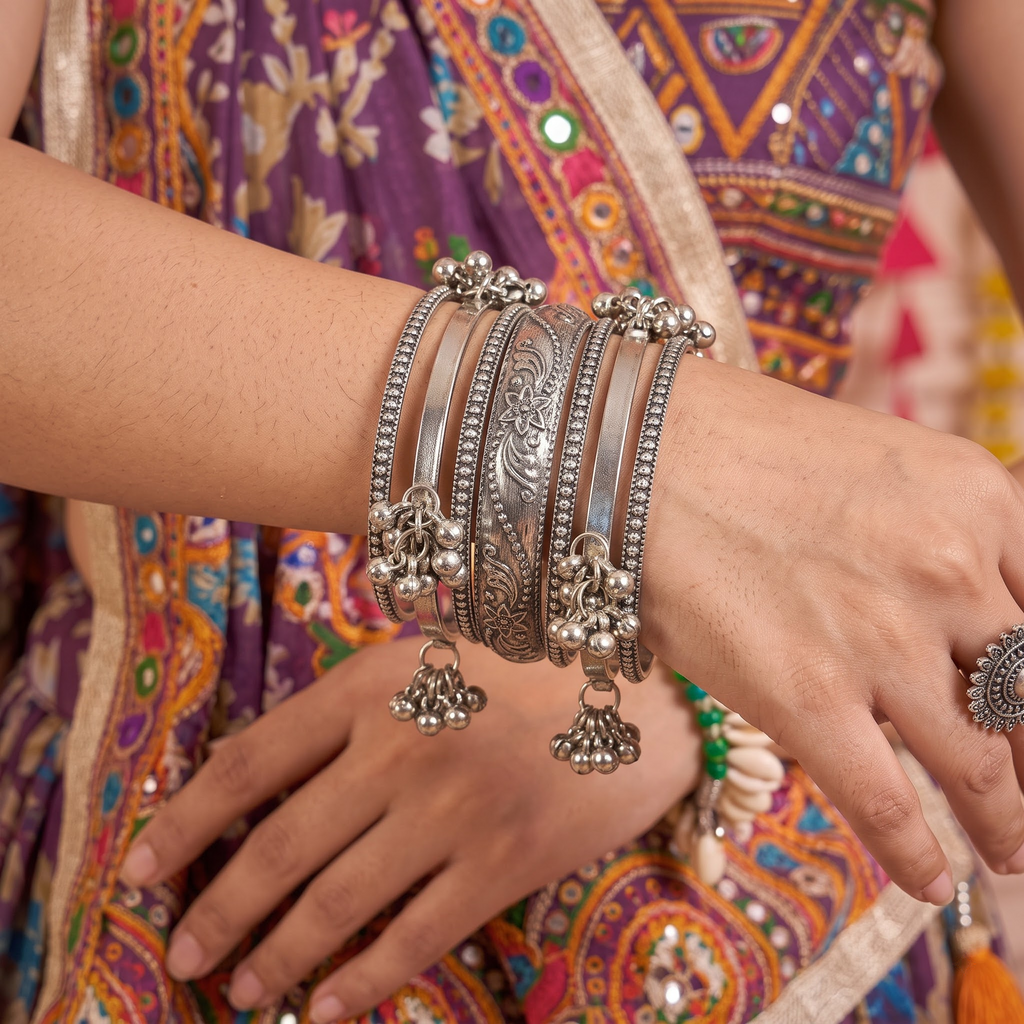 Total-Bawal Engraved Floral Ghungroo Bangle Stack