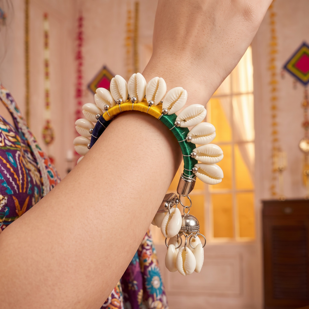 Garbha-Glow Multi-Thread Shell Kada